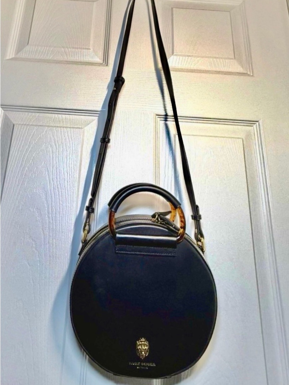 Kurt Geiger Black Leather Round Crossbody Bag Tortoise Handle Eagle Head EUC